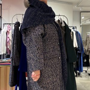 Dreieckstuch aus Cashmere mit Lurexfäden von  Petit Calin in Marineblau